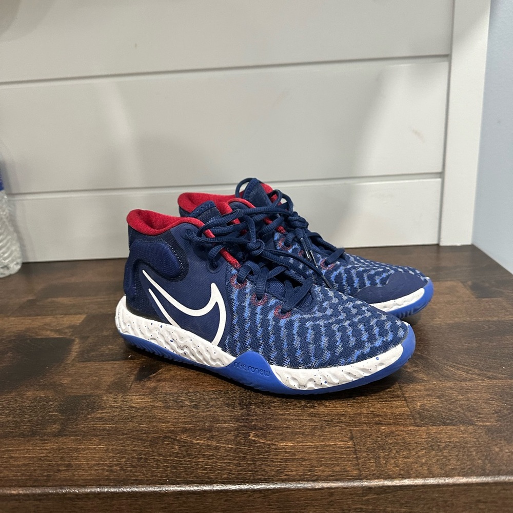 Nike KD TREY 5 VIII (PS) Boys Basketball shoes Size 3.5